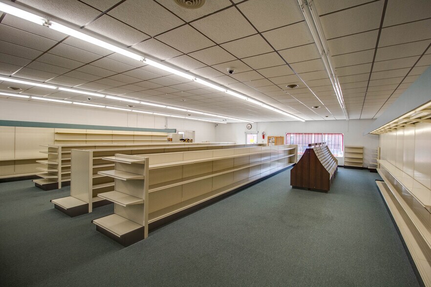 More Photos Of 219 N Main St, Marissa Specialty For Sale