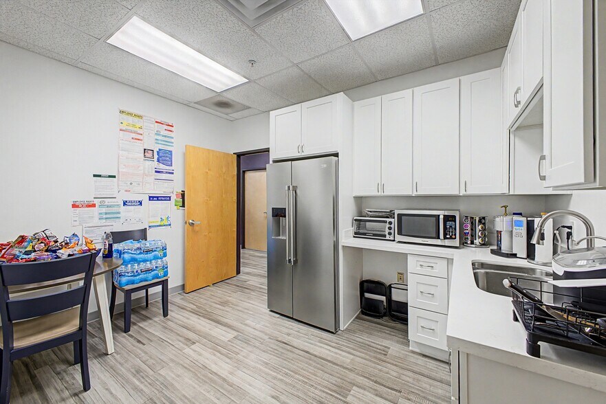 More Photos Of 2680 S Val Vista Dr, Gilbert Medical For Lease
