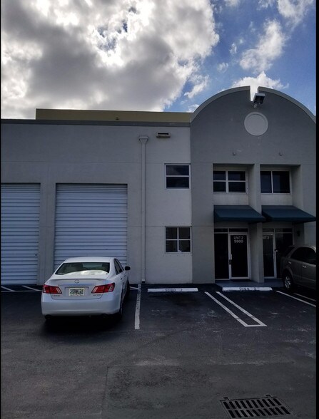 More Photos Of 5900 NW 99th Ave, Miami Light Distribution For Lease