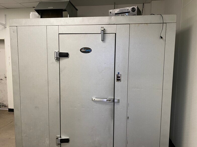 More Photos Of 407 N York St, Muskogee Freestanding For Lease