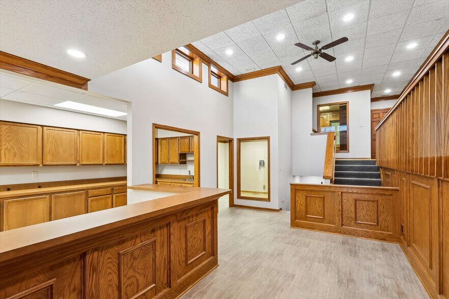 More Photos Of 535 Main St, Ames Office For Lease