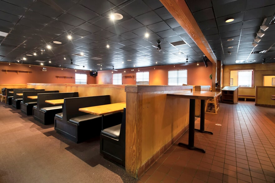 More Photos Of 1152 Tamiami Trl, Port Charlotte Restaurant For Sale