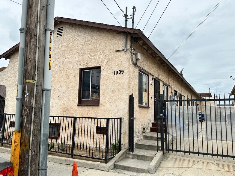 More Photos Of 1909 Johnston St, Los Angeles Apartments For Sale