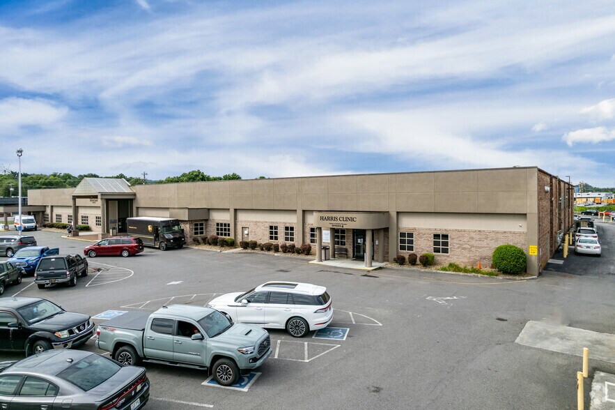 More Photos Of 420 W Morris Blvd, Morristown Medical For Lease