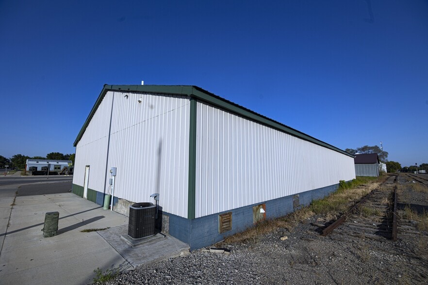 More Photos Of 105 Ash Ave NE, Wadena Veterinarian Kennel For Sale