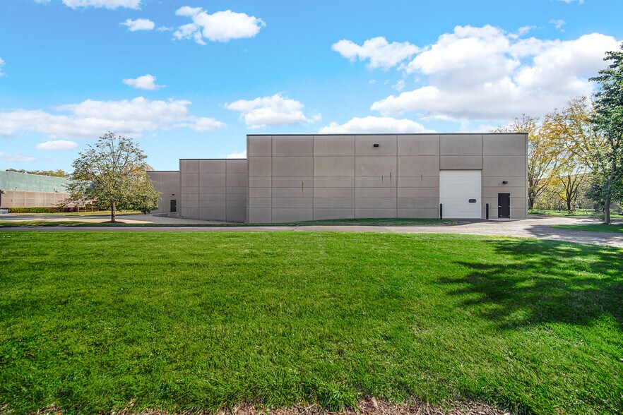 More Photos Of 510 Exchange Ct, Aurora Warehouse For Sale