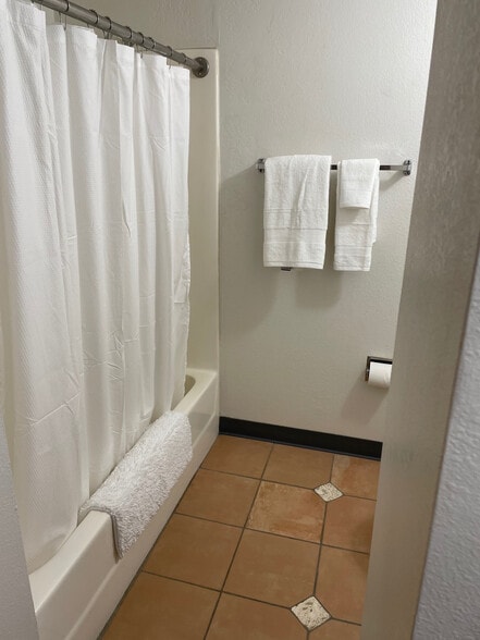 More Photos Of 322 S Main St, Lamar Apartments For Sale