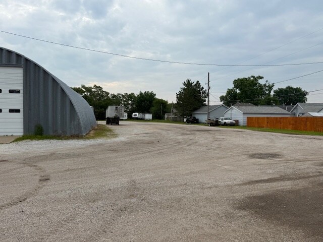 More Photos Of 207 E Valley St, Valley Warehouse For Sale