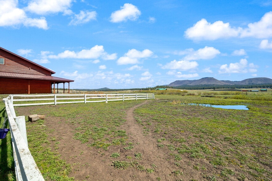 More Photos Of 2 County Road 2141 rd, Alpine Hotel For Sale
