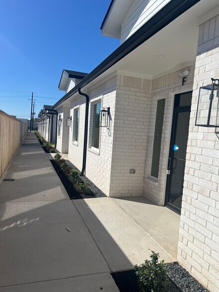 More Photos Of 18924 Kuykendahl Rd, Spring Office For Sale