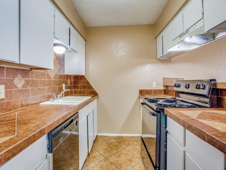 More Photos Of 6601-6701 May Dr, Waco Multifamily For Sale