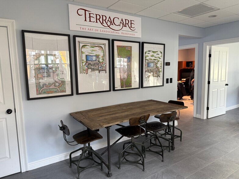 More Photos Of 90 Ramapo Valley Rd, Oakland Freestanding For Lease