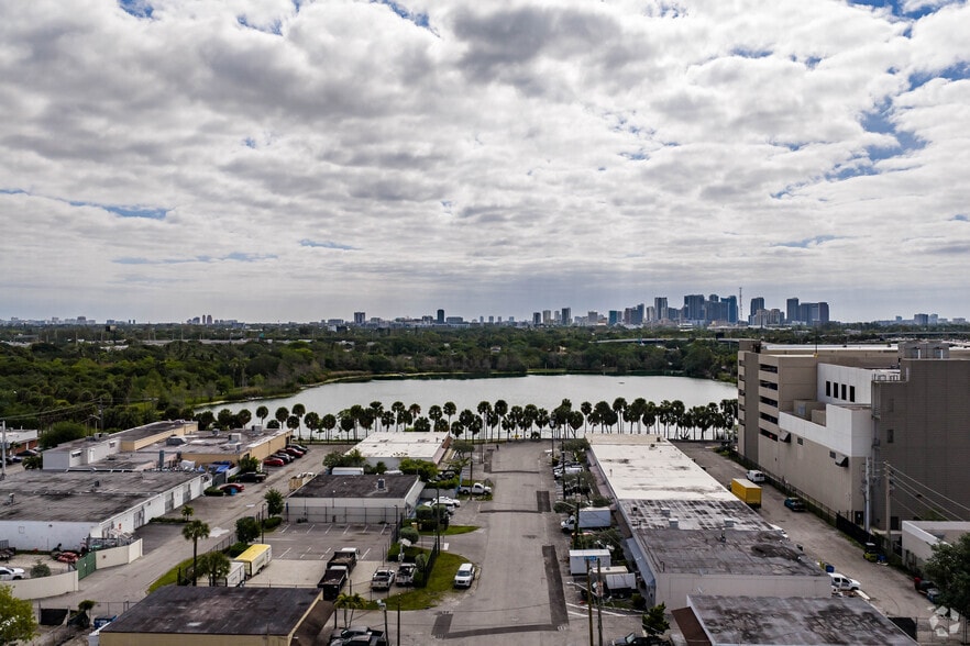 More Photos Of 2610-2619 NW 4th St, Fort Lauderdale Warehouse For Lease