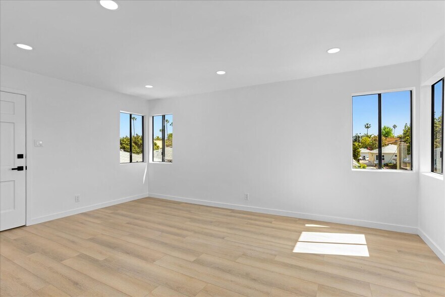 More Photos Of 2218 24th St, Santa Monica Apartments For Sale