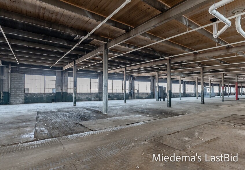 More Photos Of 1305 S Cedar St, Lansing Warehouse For Sale