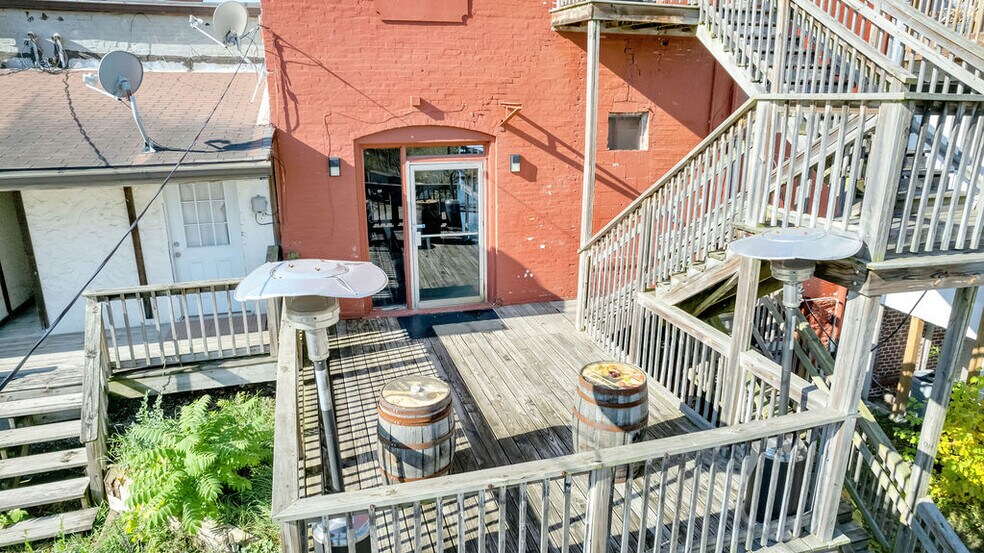 More Photos Of 119 S Calumet Ave, Chesterton Storefront Retail Residential For Lease