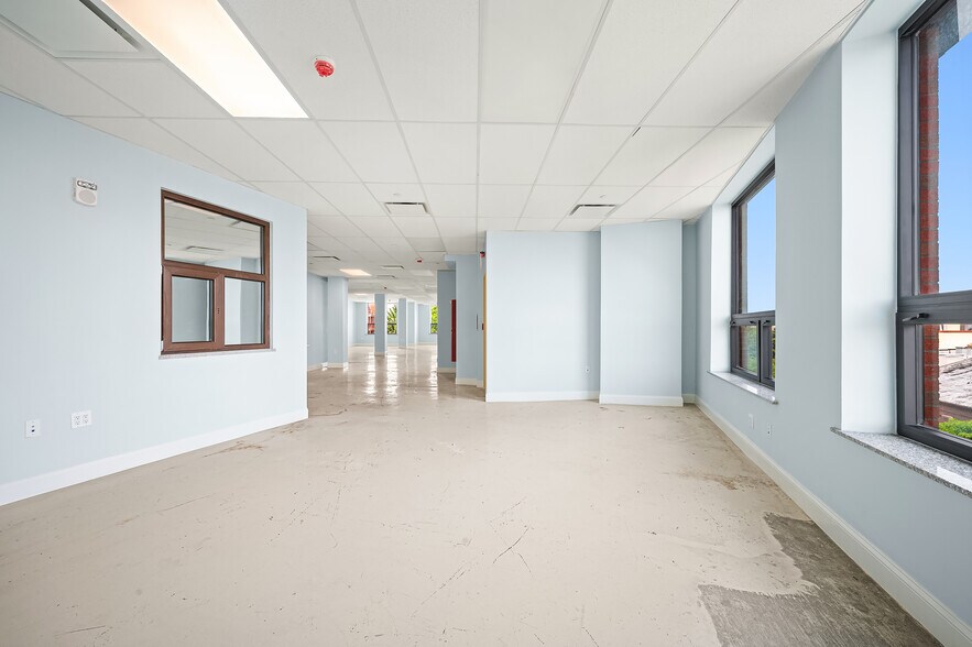 More Photos Of 14 Olive St, Brooklyn Office For Lease