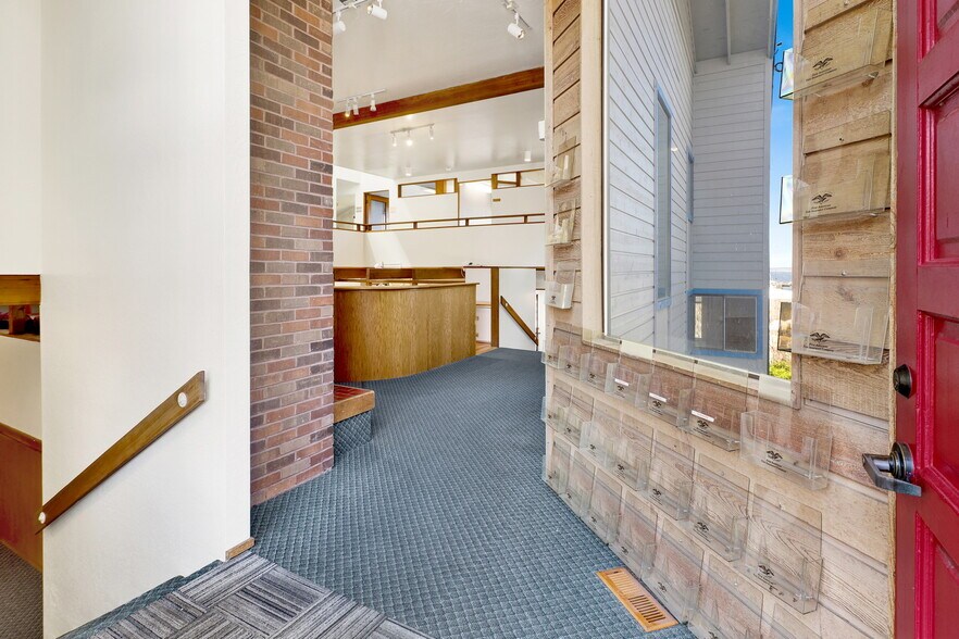 More Photos Of 1100 11th St, Bellingham General Retail For Lease