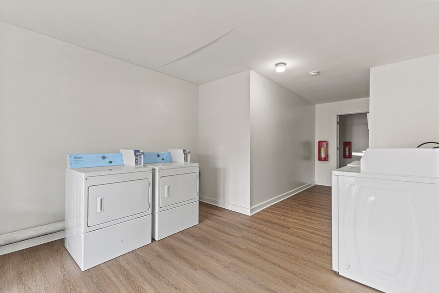 More Photos Of 170 Westwood Dr, Thomson Apartments For Sale