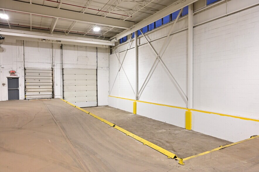 More Photos Of 7130 Krick Rd, Walton Hills Warehouse For Lease