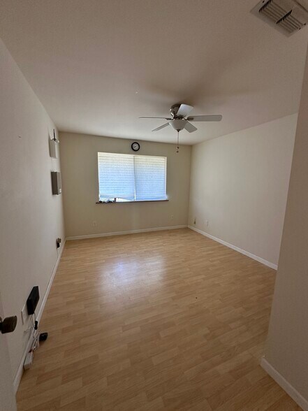 More Photos Of 6738 Greenbay Rd, Arbuckle Land For Lease