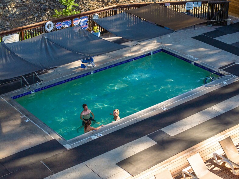 More Photos Of 521 Campbell Hot Springs Rd, Sierraville Hotel For Sale