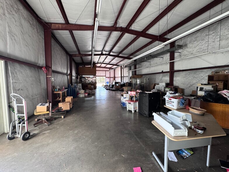 More Photos Of 303 W Raleigh St, Siler City Flex For Sale