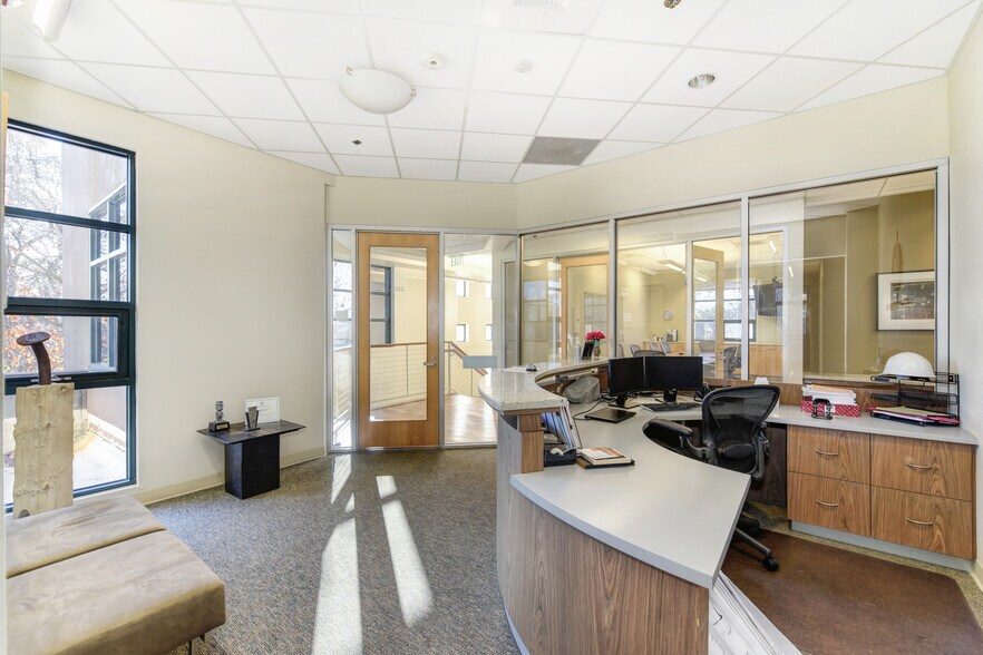 More Photos Of 2940 Spafford St, Davis Office For Lease