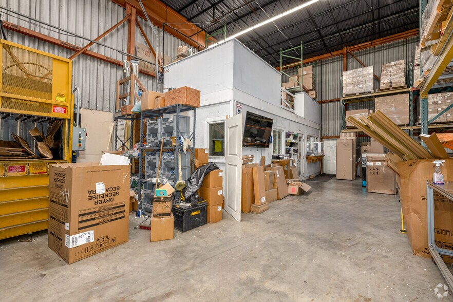 More Photos Of 7000 Old Landover Rd, Landover Warehouse For Lease