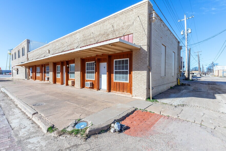 More Photos Of 701 S Avenue F, Haskell Hotel For Sale