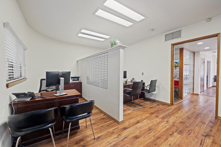 More Photos Of 1063 Colorado Blvd, Los Angeles Medical For Sale