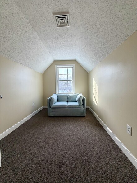 More Photos Of 433 US Route 1, York Medical For Sale