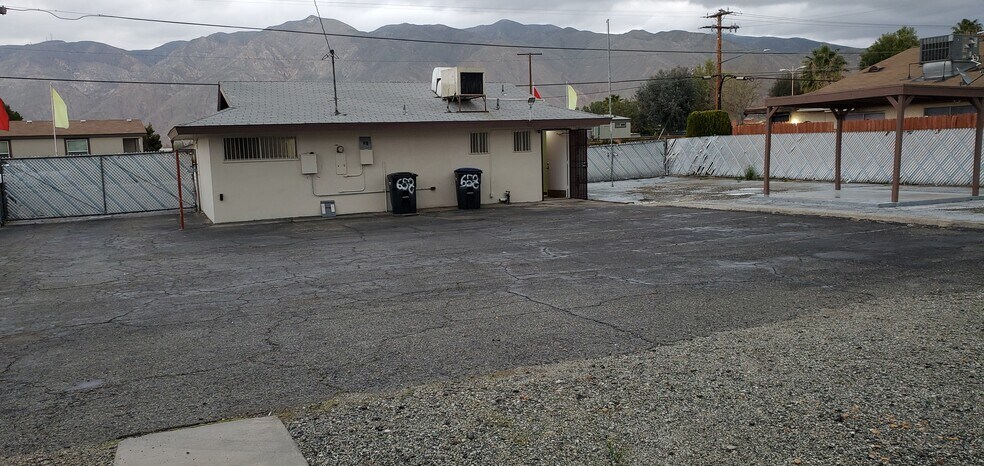 More Photos Of 658 E Main St, San Jacinto Freestanding For Lease