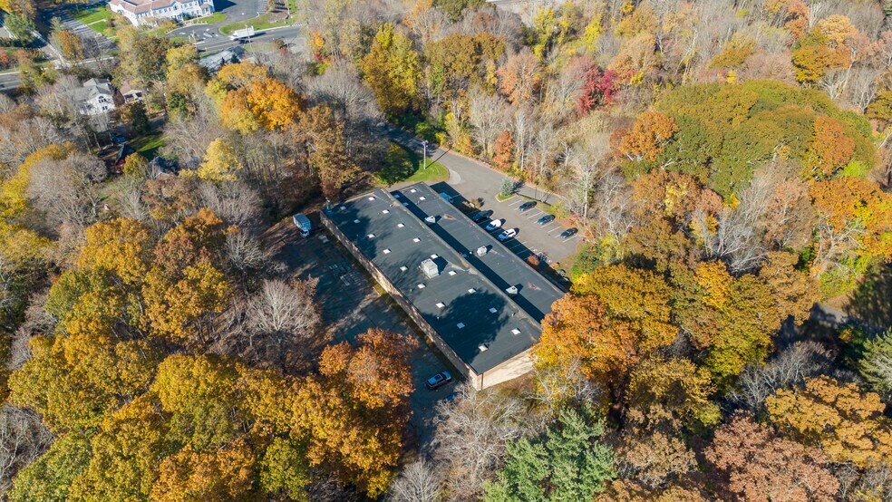 More Photos Of 10 Mile Hill Rd, Newtown Warehouse For Lease