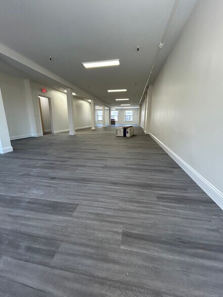 More Photos Of 158 Grand St, Waterbury Office For Sale