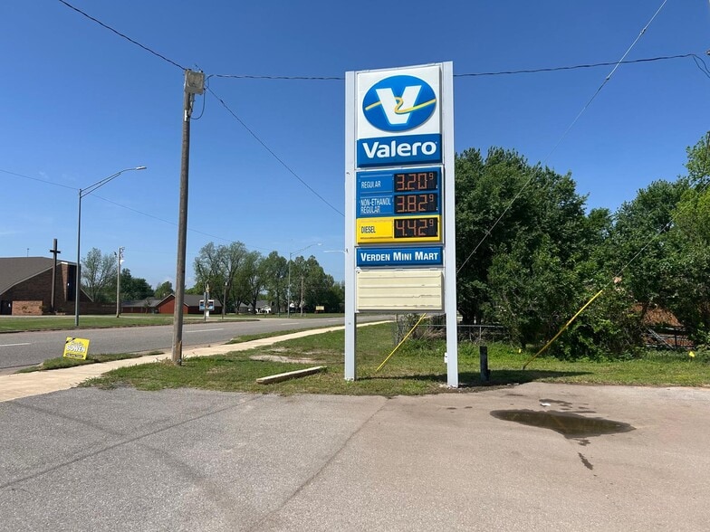 More Photos Of 102 N 1st St, Verden Convenience Store For Sale