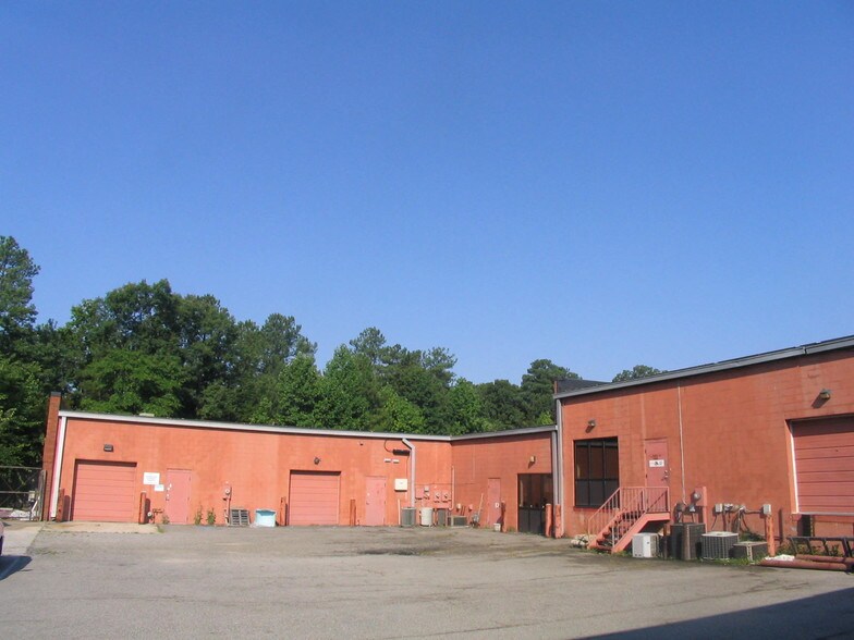 More Photos Of 711 Moorefield Park Dr, Richmond Showroom For Lease