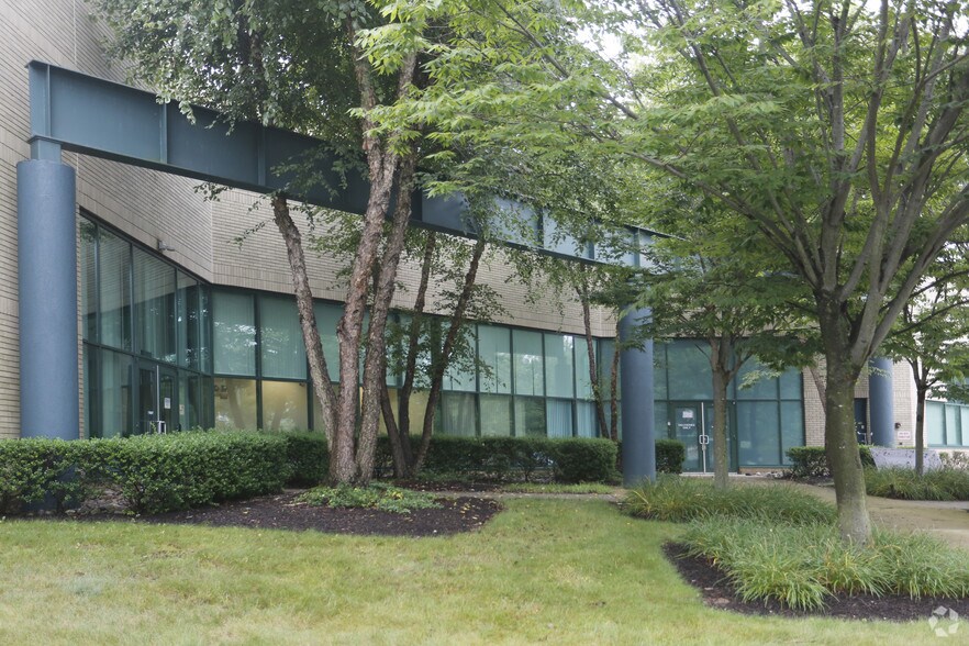 More Photos Of 8 Clarke Dr, Cranbury Research And Development For Lease