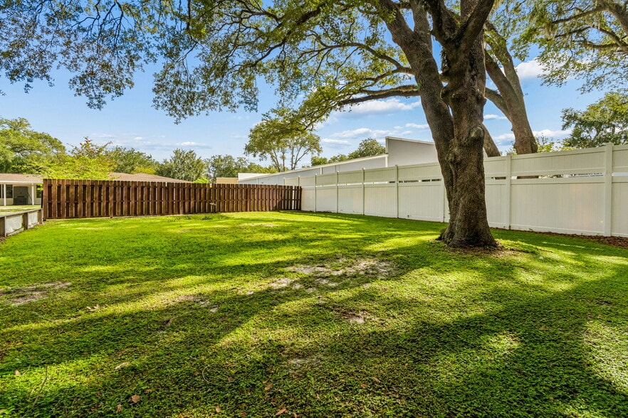 More Photos Of 4001 Skipper Rd, Tampa Schools For Sale