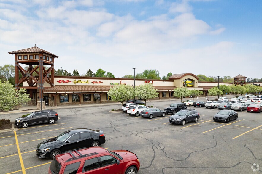 More Photos Of 3845-3845 Rivertown Pky, Grandville Storefront For Lease