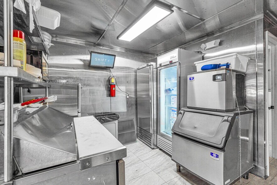 More Photos Of 2899 NW 7th Ave, Miami Fast Food For Sale