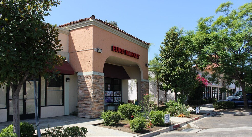 More Photos Of 703-705 Center Dr, San Marcos Storefront Retail Office For Lease