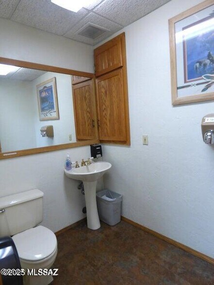 More Photos Of 360 N Court Ave, Tucson Office For Sale