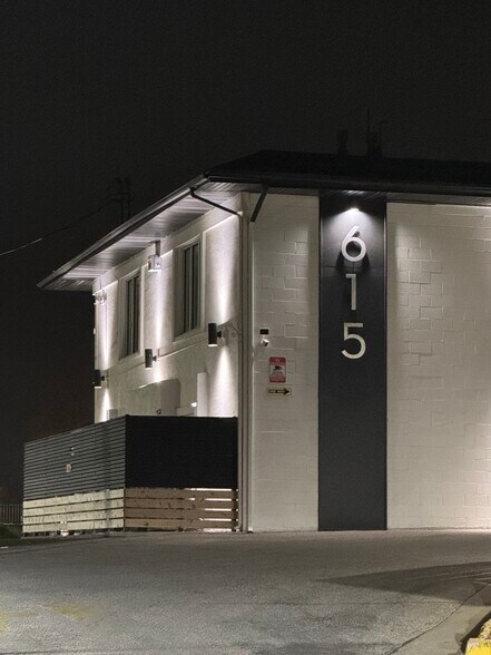 More Photos Of 615 E 14th St, Des Moines Office For Sale