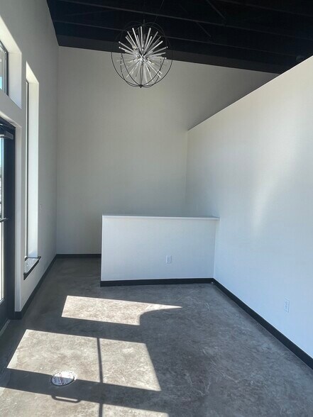More Photos Of 4330 Van Giesen St, West Richland Storefront For Lease