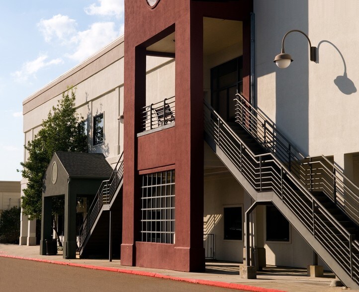 More Photos Of 5745 Essen Ln, Baton Rouge Office For Lease