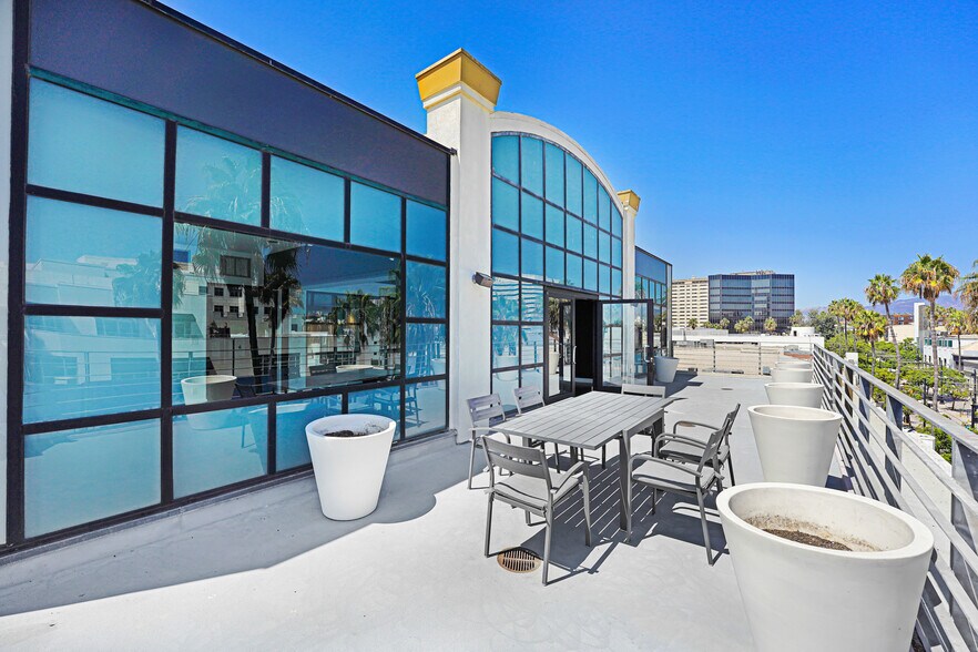 More Photos Of 219-231 Arizona Ave, Santa Monica Loft Creative Space For Lease