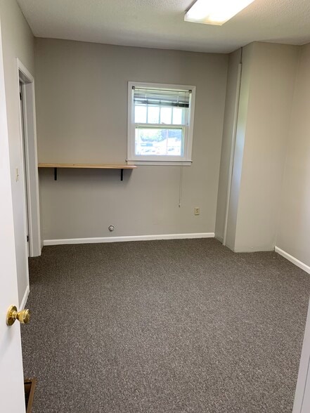 More Photos Of 710 Laurens Rd, Greenville Office For Sale