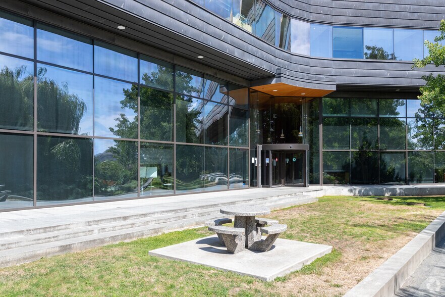 More Photos Of 401 Garbally Rd, Victoria Office For Lease