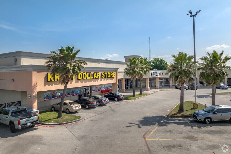 More Photos Of 11078 Veterans Memorial Dr, Houston General Retail For Lease